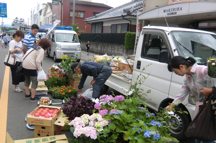 よりどり交流市