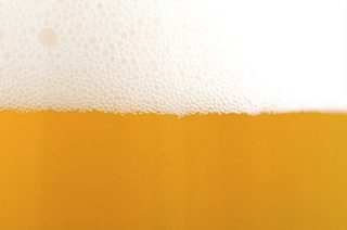 ビールのおいしい飲み方・注ぎ方の写真