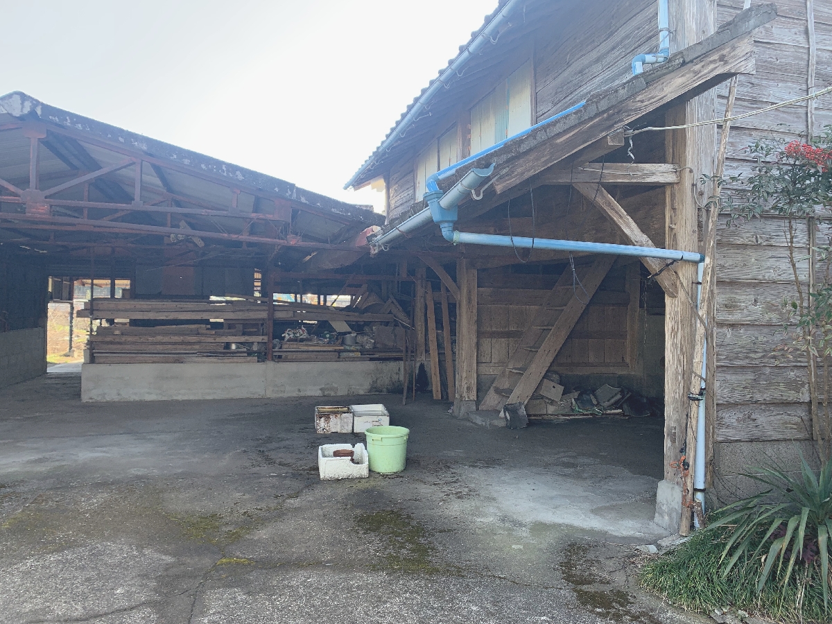 A05-13 屋外建物の写真