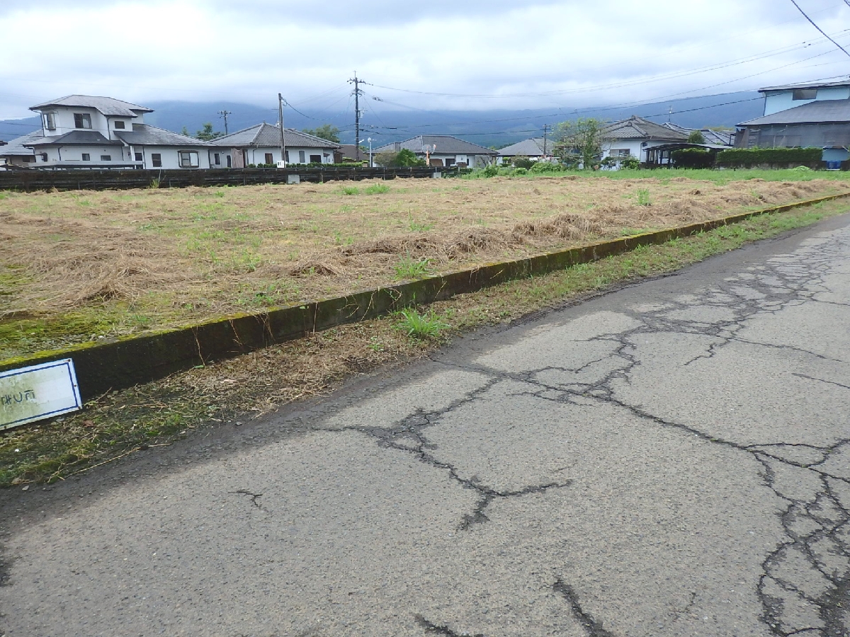 A03-06 【敷地174坪】2区画分の広々とした空き地外観